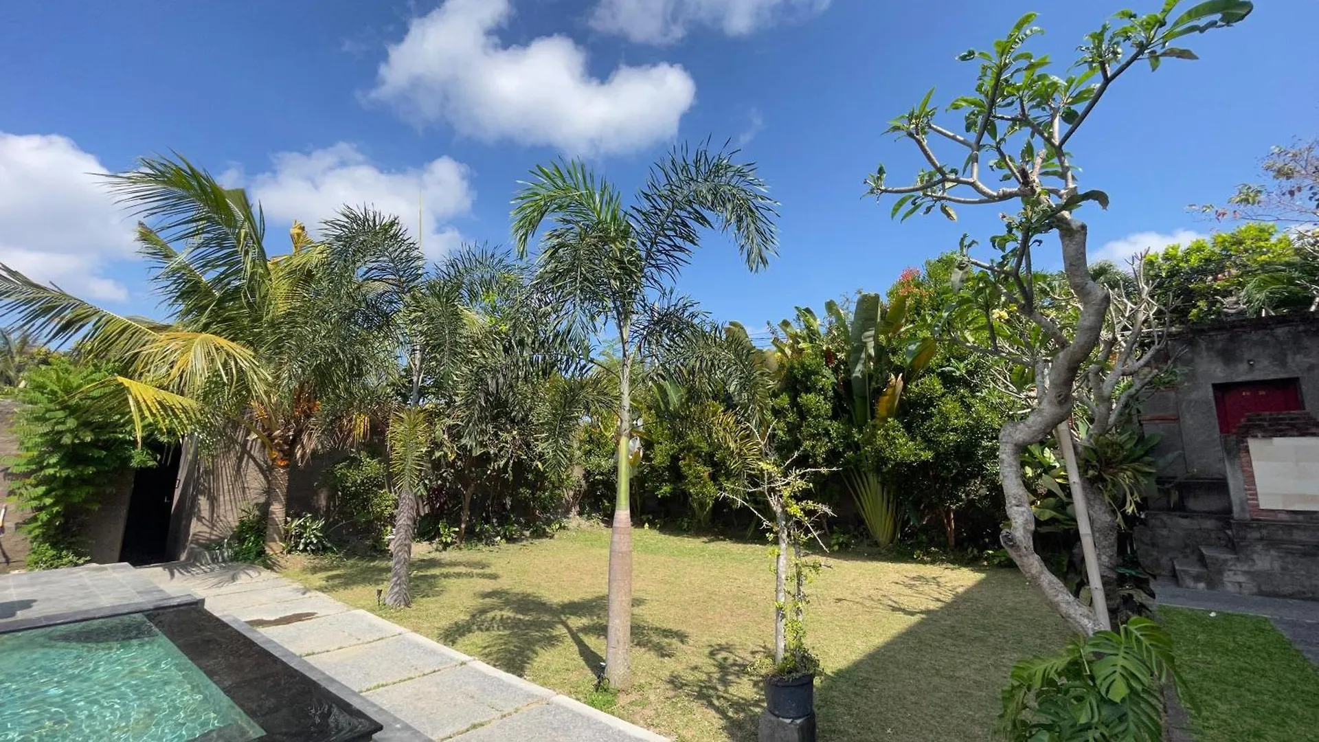 Nivaluma Hotel Ubud  2*, Ubud (Bali)