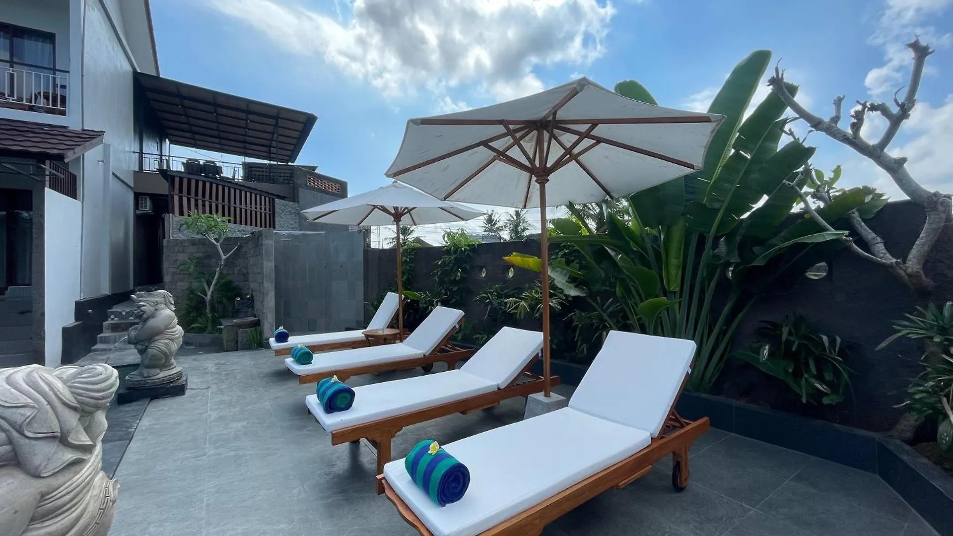 Nivaluma Hotell Ubud 2*,